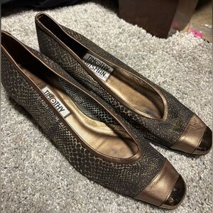 Timothy Hitsman Bronze and Black Peep Toe Heels